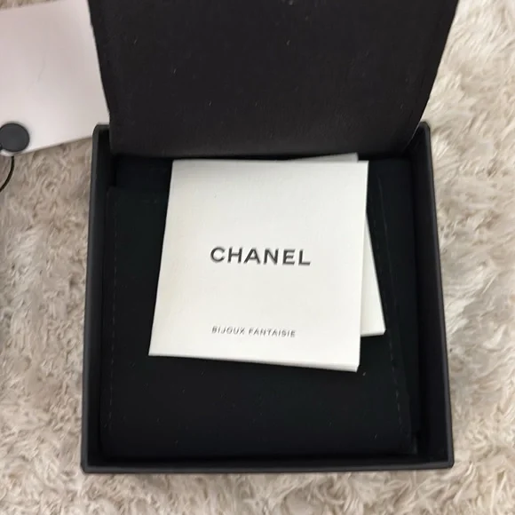 Pearl Crystal Bright Young Thing CC Brooch Gold - Picture 4 of 4